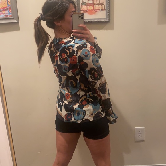 i.e. petite 100% Silk V-Neck Ruffled Floral Blouse - Picture 3 of 11